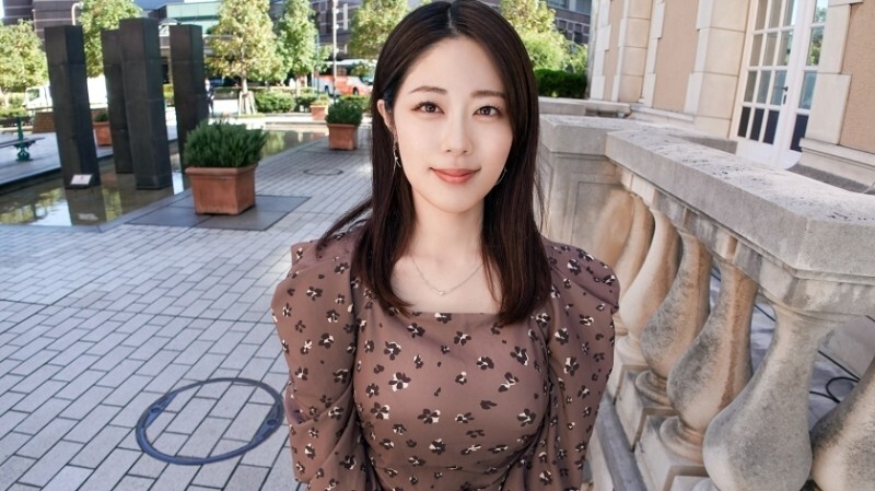 SIRO-5440 "Intense sex is here. A mature woman with a quiet demeanor applied to feel pleasure! She moves her hips and hits the spots that feel go